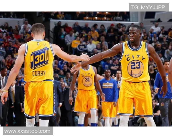 2012年湖人与勇士的激烈对决回顾与分析篮球历史中的经典时刻 2012年湖人与勇士的激烈对决回顾与分析篮球历史中的经典时刻